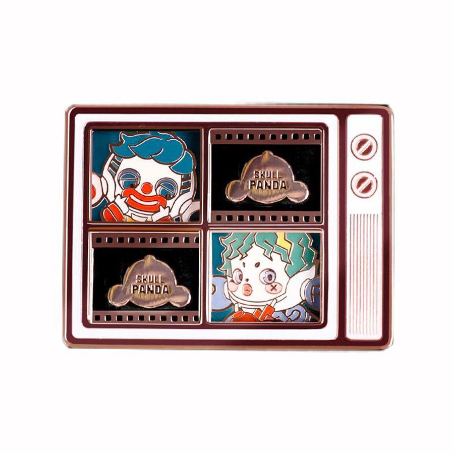 POP MART Action! Cut! Series Enamel Pin Badge Skullpanda | 431265-ZCL